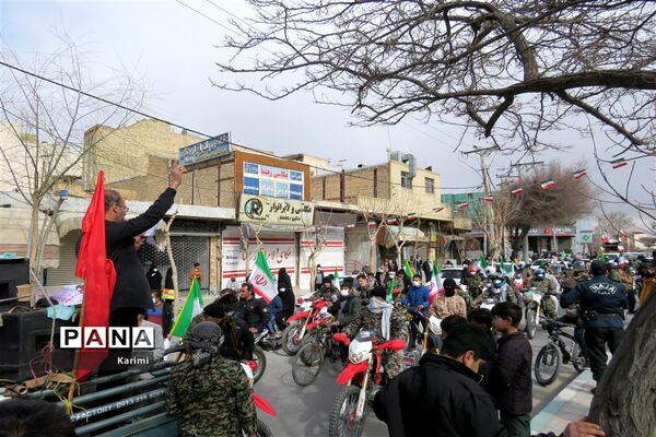 راهمپایی خودرویی و موتوری در یوم‌الله 22 بهمن در فلاورجان اصفهان