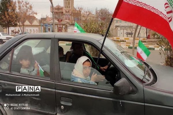 راهپیمایی موتوری و خودرویی در شهر قنوات قم