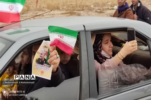 راهپیمایی موتوری و خودرویی در شهر قنوات قم