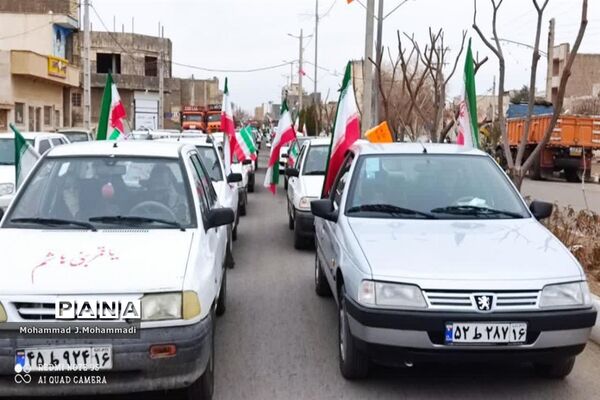 راهپیمایی موتوری و خودرویی در شهر قنوات قم