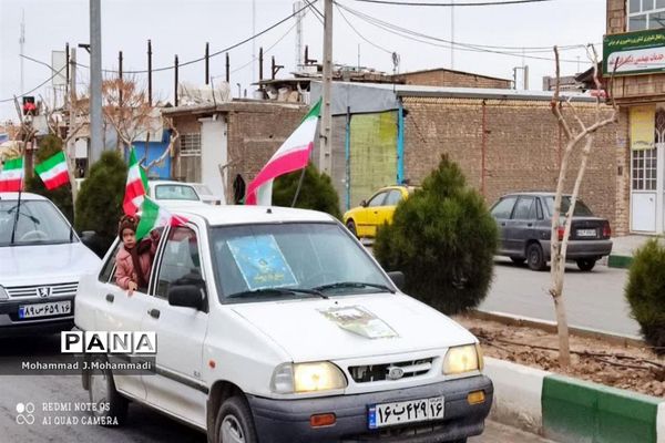 راهپیمایی موتوری و خودرویی در شهر قنوات قم