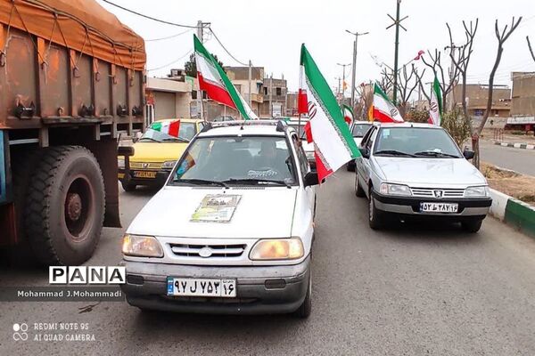 راهپیمایی موتوری و خودرویی در شهر قنوات قم