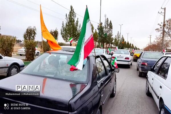 راهپیمایی موتوری و خودرویی در شهر قنوات قم