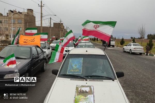 راهپیمایی موتوری و خودرویی در شهر قنوات قم