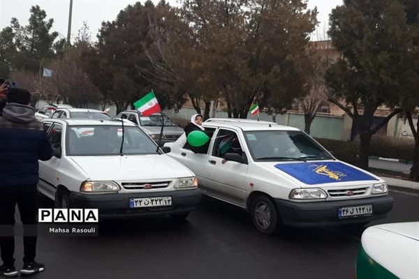 راهپیمایی 22 بهمن در شهر کهک