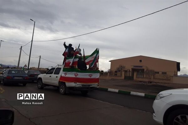 راهپیمایی 22 بهمن در شهر کهک