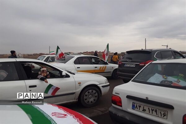 راهپیمایی 22 بهمن در شهر کهک
