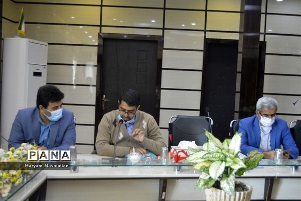 تجلیل از همکاران حوزه معاونت پرورشی و سازمان دانش آموزی استان بوشهر در روز ولادت حضرت علی(ع)