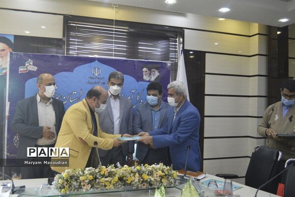تجلیل از همکاران حوزه معاونت پرورشی و سازمان دانش آموزی استان بوشهر در روز ولادت حضرت علی(ع)