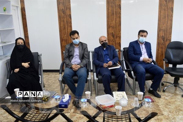 جلسه هم‌اندیشی روسا و کارشناسان حوزه آموزش ابتدایی آموزش و پرورش استان بوشهر