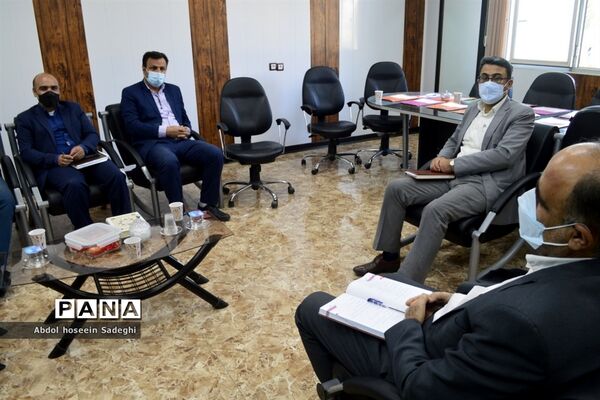 جلسه هم‌اندیشی روسا و کارشناسان حوزه آموزش ابتدایی آموزش و پرورش استان بوشهر