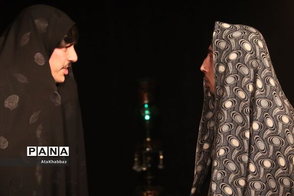 اجرای نمایش«هُبوط»