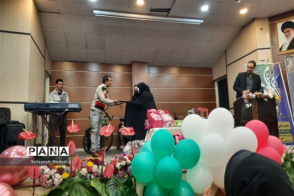 اجرای گروه موسیقی لاله به مناسبت ولادت حضرت علی(ع)در شهرستان قرچک