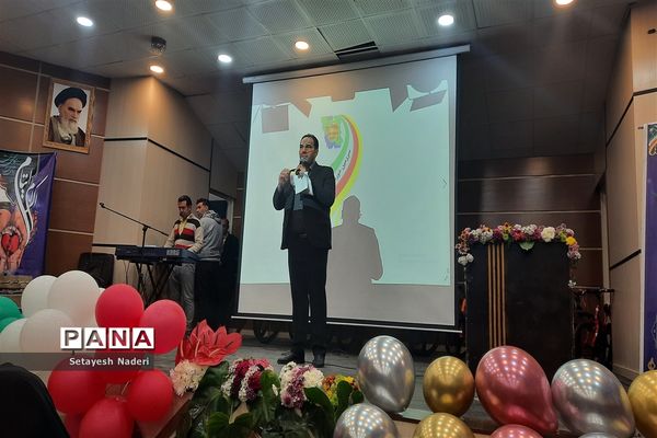 اجرای گروه موسیقی لاله به مناسبت ولادت حضرت علی(ع)در شهرستان قرچک