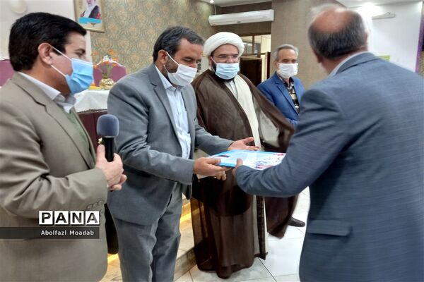 تجلیل از خیرین مدرسه ساز پروژه‌های عمرانی جدید آموزش و پرورش، کاشمر