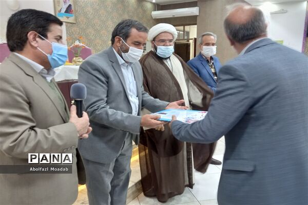 تجلیل از خیرین مدرسه ساز پروژه‌های عمرانی جدید آموزش و پرورش، کاشمر