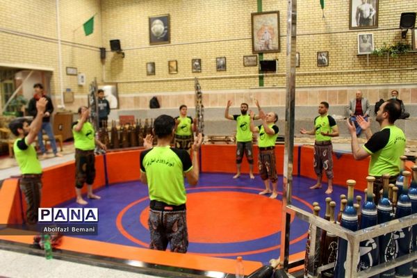 گرامیداشت روز پدر در سالن ورزش‌های باستانی فرهنگیان قم