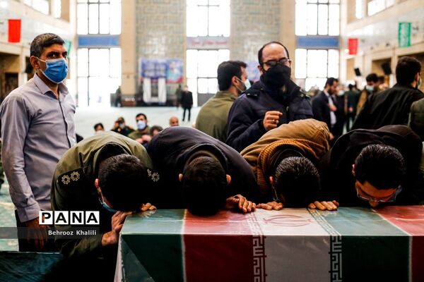 تشییع پیکر شهید مدافع حرم امیرعلی محمدیان