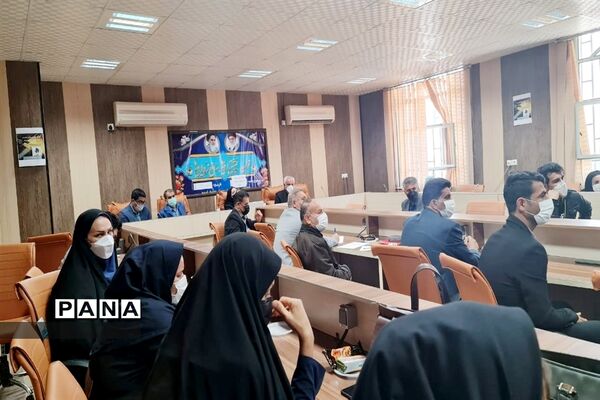 برگزاری کارگاه آموزشی ادبیات فارسی در شهرستان امیدیه