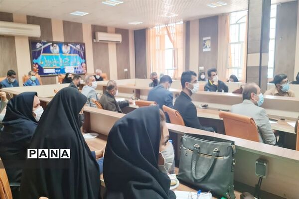 برگزاری کارگاه آموزشی ادبیات فارسی در شهرستان امیدیه