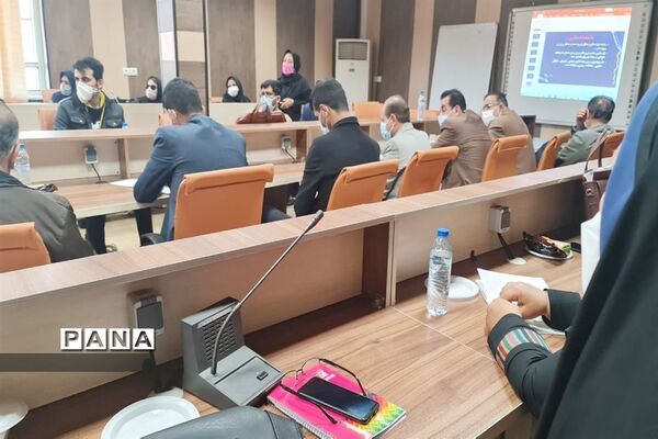برگزاری کارگاه آموزشی ادبیات فارسی در شهرستان امیدیه