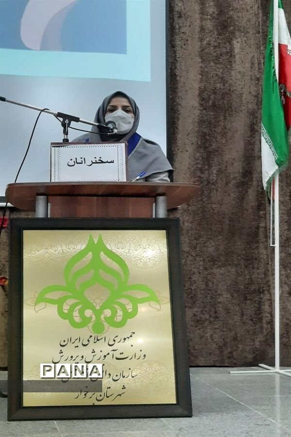 برگزاری مسابقات مناظره دانش‌آموزی شهرستان برخوار