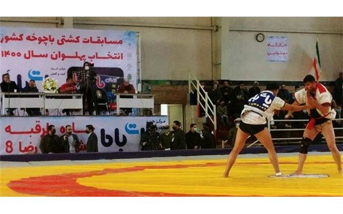 پهلوان چنارانی قهرمان کشتی با چوخه و صاحب شال طلایی کشور شد