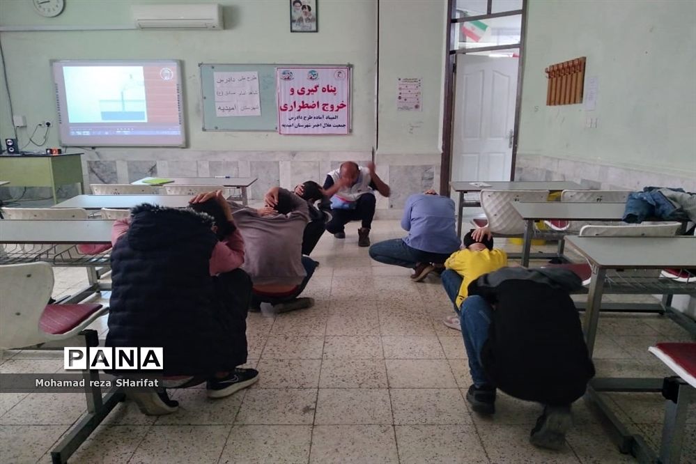 اجرای طرح دادرس در مدارس متوسطه اول در شهرستان امیدیه