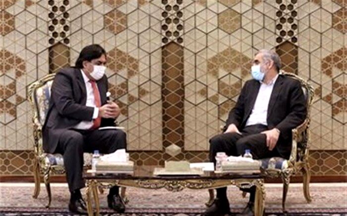 آمریکا به طرق مختلف به استثمار کشورها پرداخته است