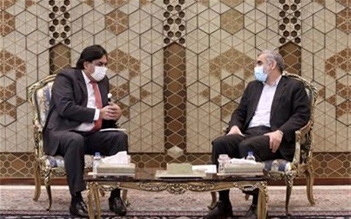 آمریکا به طرق مختلف به استثمار کشورها پرداخته است