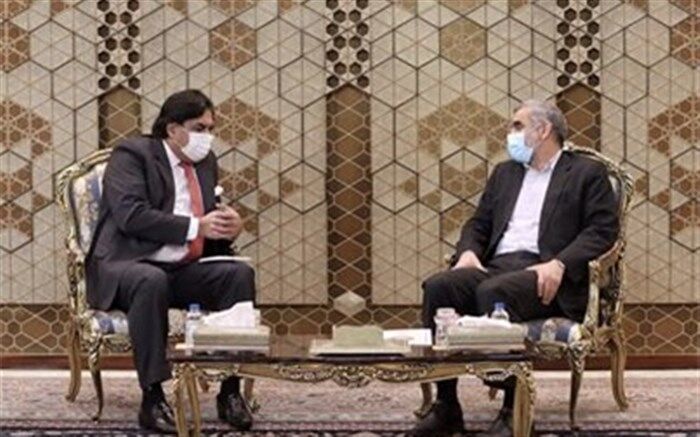 آمریکا به طرق مختلف به استثمار کشورها پرداخته است