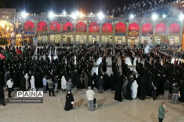 مراسم لاله‌گردانی به مناسبت بزرگداشت شهادت حضرت احمدبن موسی الکاظم( ع) در شیراز