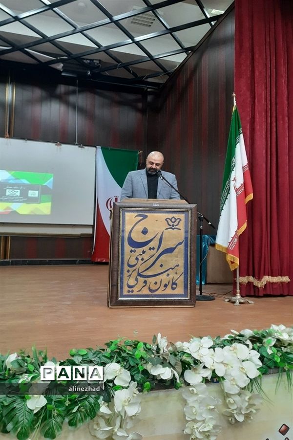 تجلیل از مدیران و کارشناسان کانون‌های فرهنگی و تربیتی ناحیه 7 مشهد مقدس