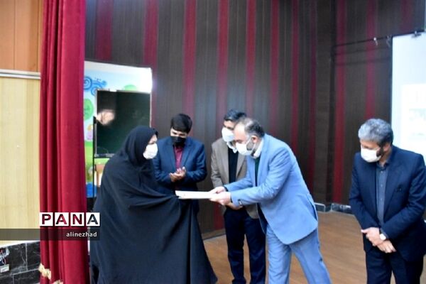 تجلیل از مدیران و کارشناسان کانون‌های فرهنگی و تربیتی ناحیه 7 مشهد مقدس