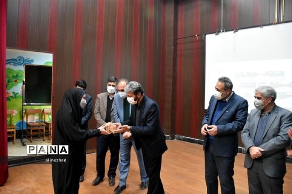 تجلیل از مدیران و کارشناسان کانون‌های فرهنگی و تربیتی ناحیه 7 مشهد مقدس