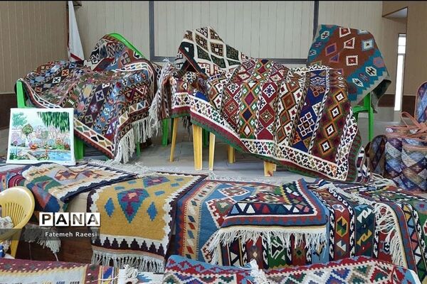 افتتاح بازارچه مشاغل خانگی در آباده