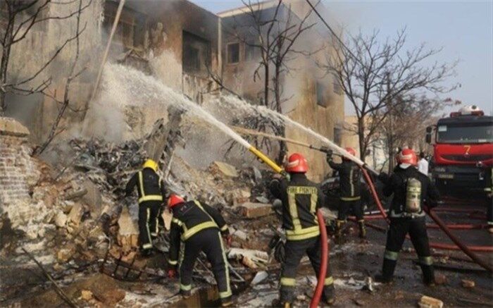 سقوط هواپیمای جنگنده در تبریز؛ 3 نفر جان‌باختند