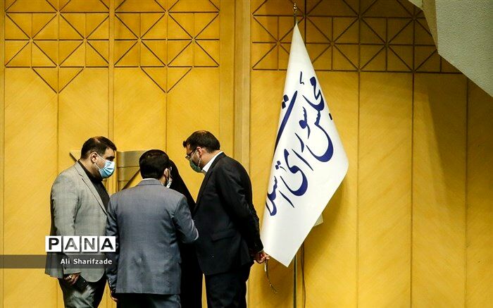 بیانیه ۱۶۰ نماینده مجلس درباره صدور مجوزهای کسب و کار