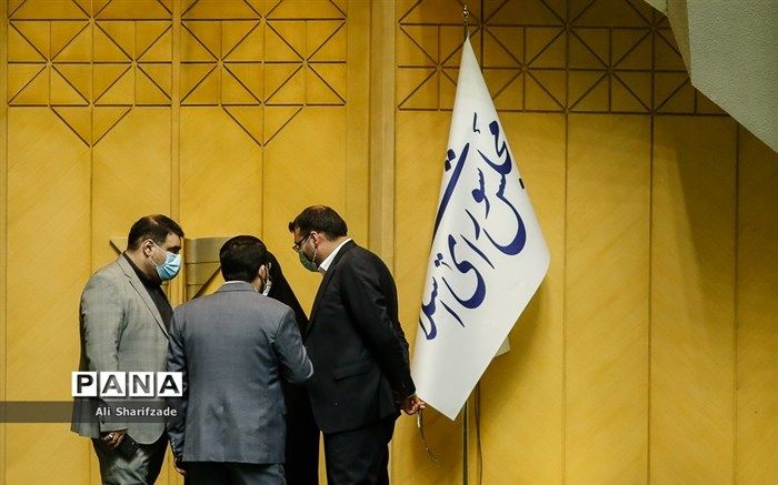 بیانیه ۱۶۰ نماینده مجلس درباره صدور مجوزهای کسب و کار