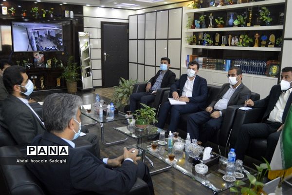 نشست مدیرکل کمیته امداد امام خمینی ( ره) استان بوشهر با مدیرکل آموزش و پرورش استان بوشهر