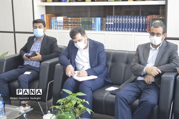 نشست مدیرکل کمیته امداد امام خمینی ( ره) استان بوشهر با مدیرکل آموزش و پرورش استان بوشهر