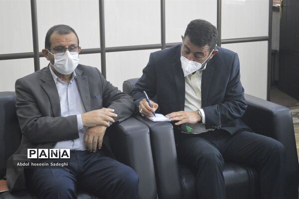 نشست مدیرکل کمیته امداد امام خمینی ( ره) استان بوشهر با مدیرکل آموزش و پرورش استان بوشهر