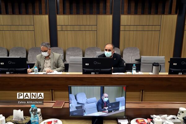 نشست معاون توسعه و پشتیبانی آموزش و پرورش شهر تهران با مدیر عامل بنیاد خیریه فجر