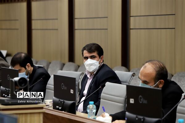 نشست معاون توسعه و پشتیبانی آموزش و پرورش شهر تهران با مدیر عامل بنیاد خیریه فجر
