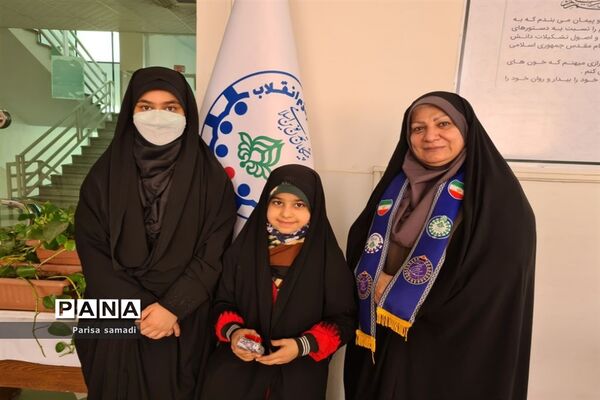 تقدیر از منتخبان آثار برتر در پویش‌های جشنواره زمستانی شاد منطقه ۱۳ شهر تهران