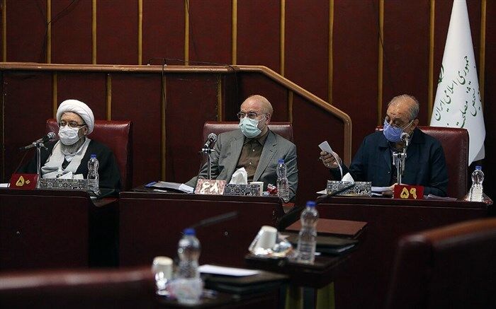 بررسی  الزام پاسخگویی رییس‌جمهوری و وزرا به تذکرات مجلس در مجمع تشخیص بررسی