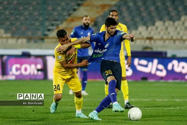 دیدار تیم‌های استقلال و فجر سپاسی