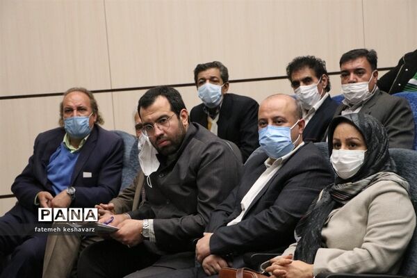 نشست صمیمی هنرمندان شهرقدس