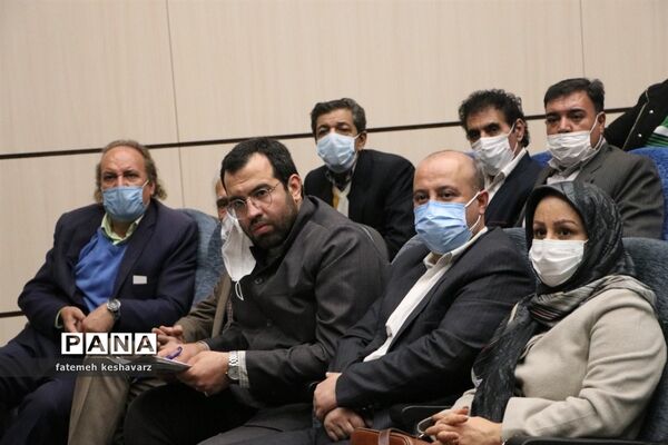 نشست صمیمی هنرمندان شهرقدس