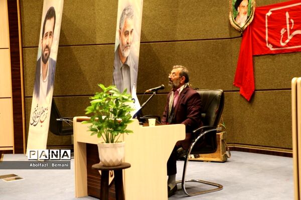 آیین رونمایی از یادمان شهدای گمنام دانشگاه علوم پزشکی قم